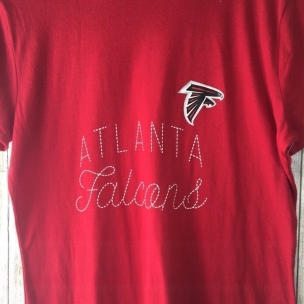 NFL Atlanta Falcons Women’s Medium Red Graphic Tee Faux Stitch Football Shirt - Picture 2 of 5